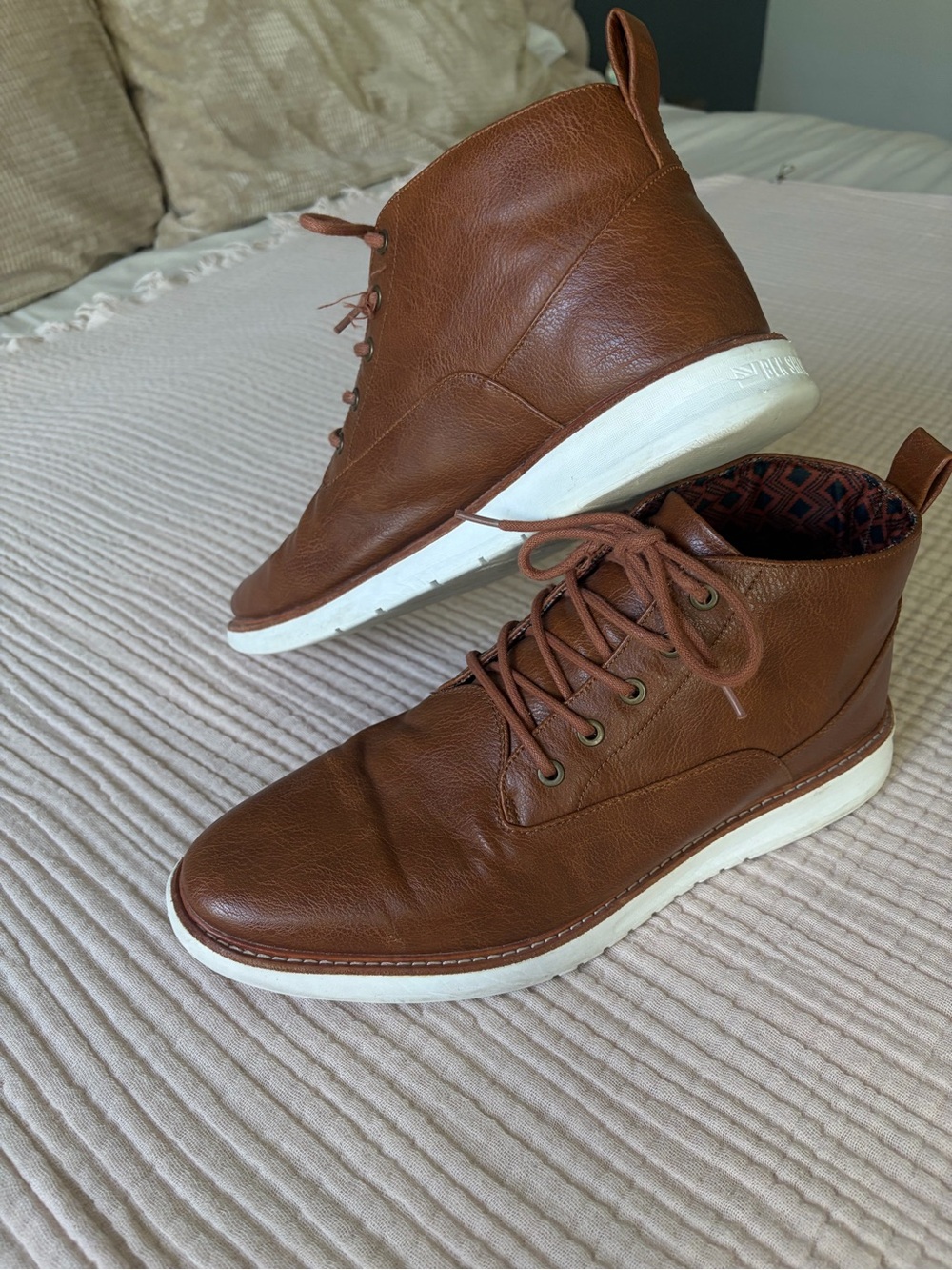 Ben Sherman Brown Chukka Boots Men’s 12 PU White Sole Patterned Lining
